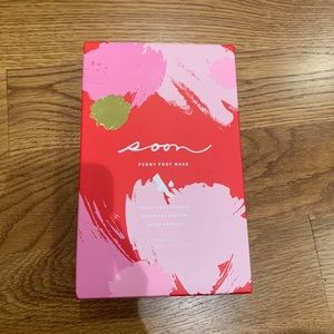 Soon Skincare Peony Foot Mask